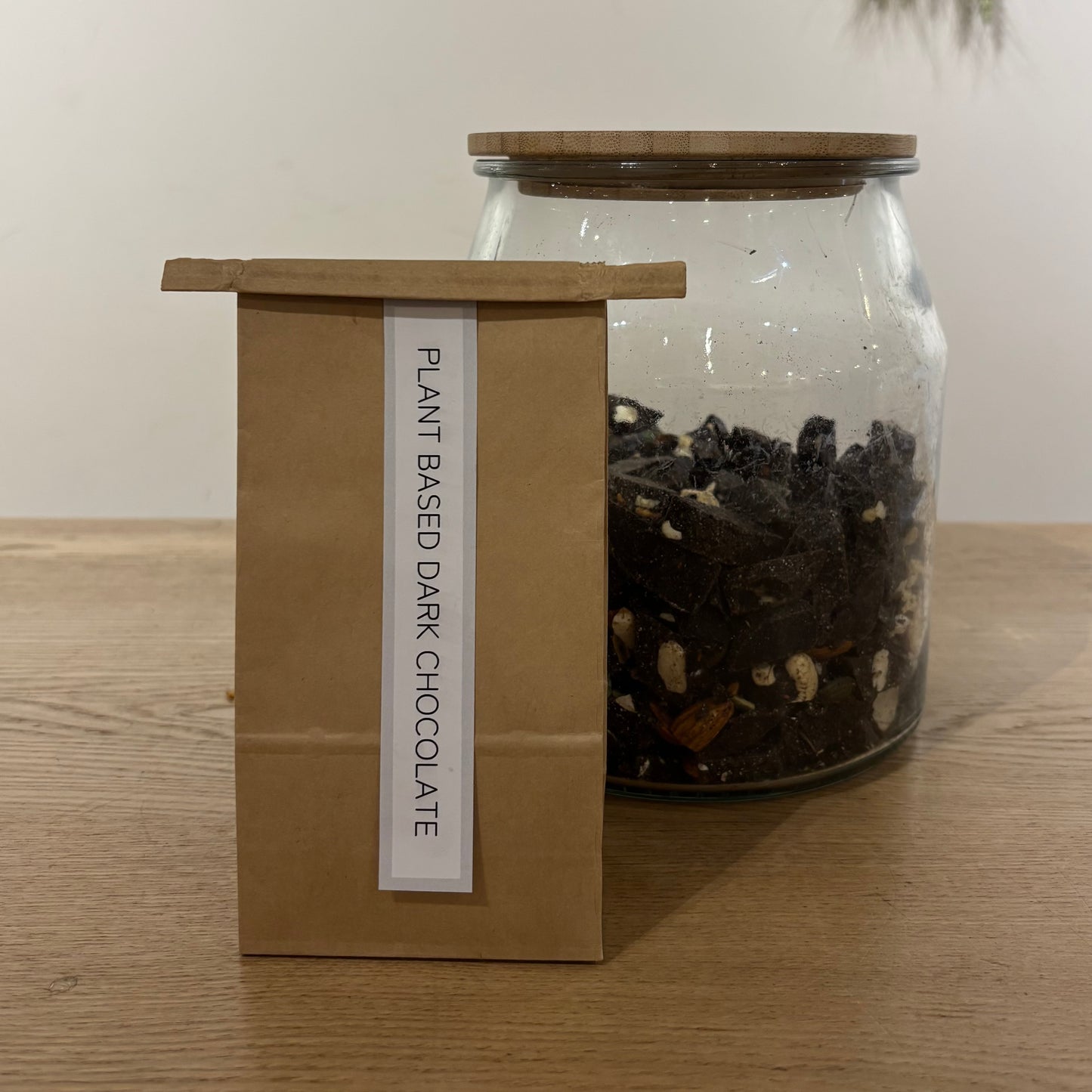Plant-based chocolate dark/white/sansho pepper
