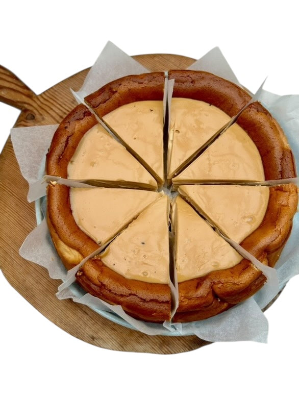Gluten-free sour cream cheesecake (whole)